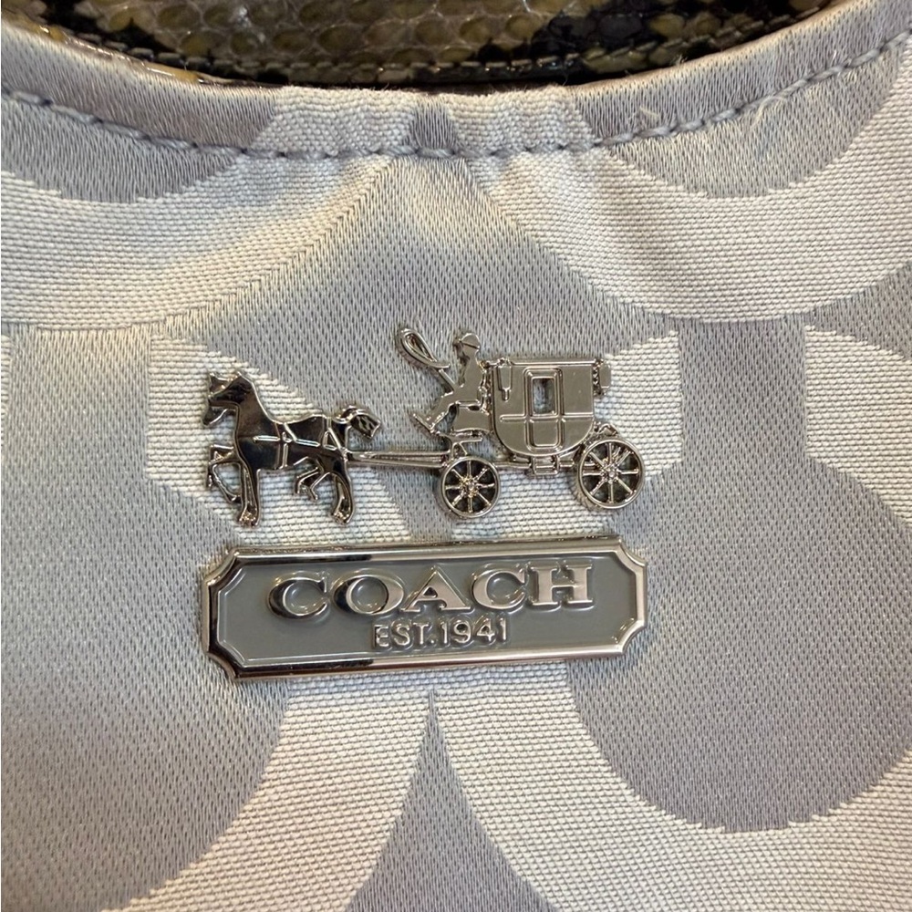 ‼️SOLD‼️Vintage Coach Madison Maggie Silver OpArt Signature Hobo Shoulder Bag - Picture 3 of 16